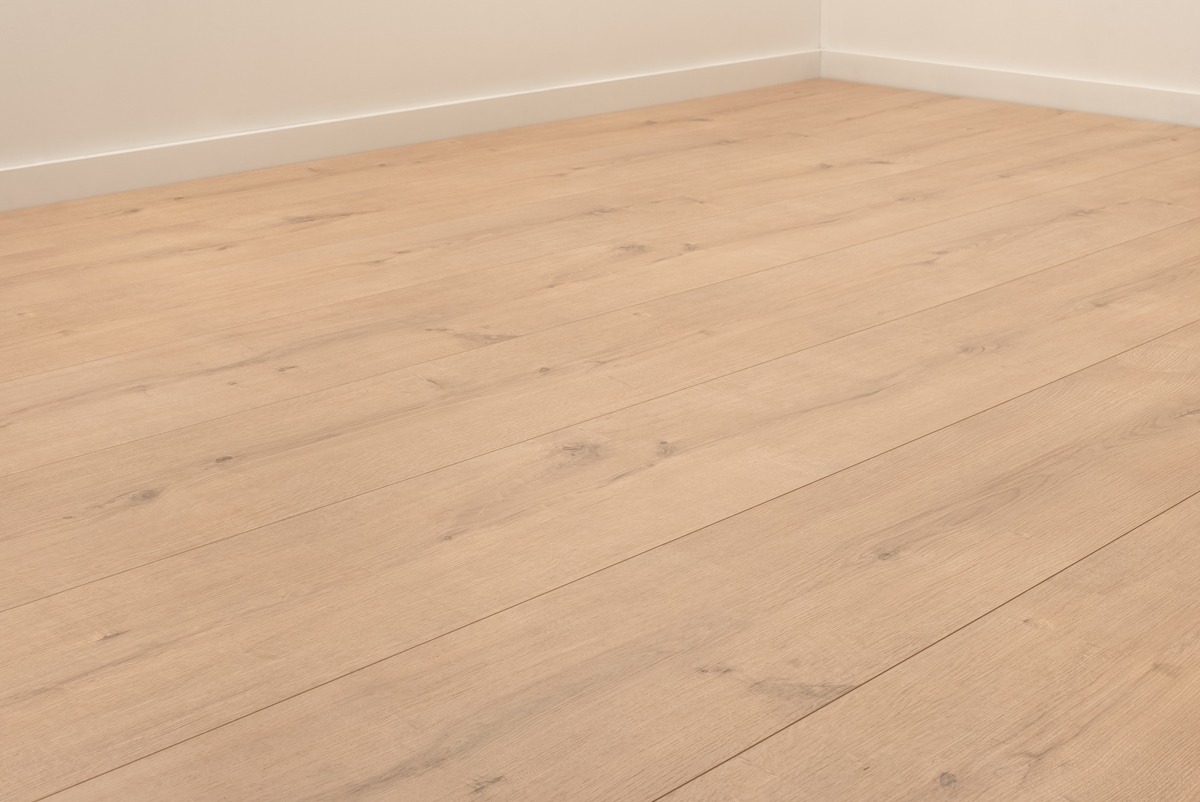 Floer Landhuis Laminaat Robuust Pure Eik perspectief.jpg